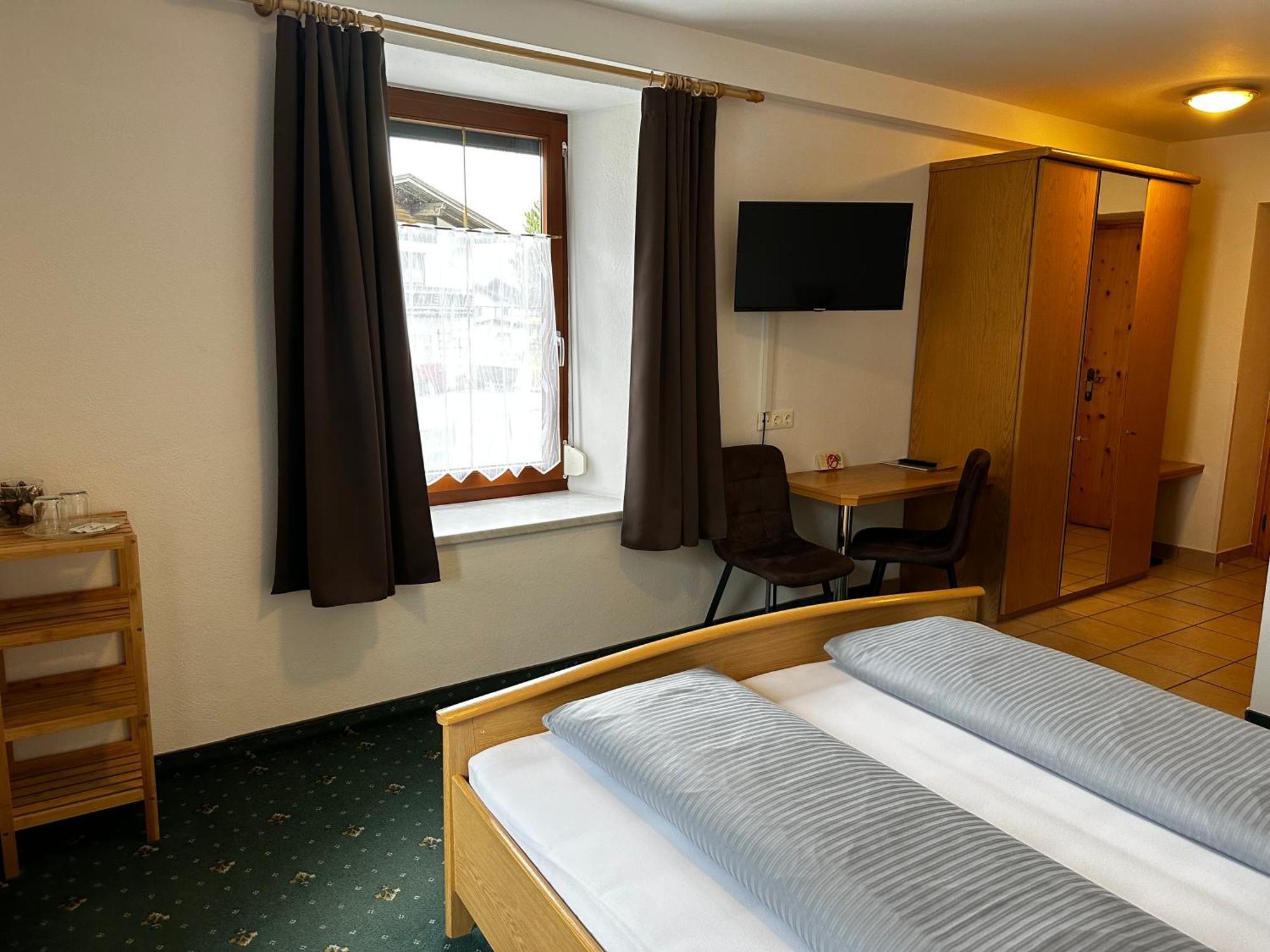 Bed and Breakfast Goldener Adler Scharnitz Exteriér fotografie